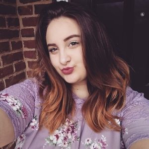 Meet your Posher, Alicia